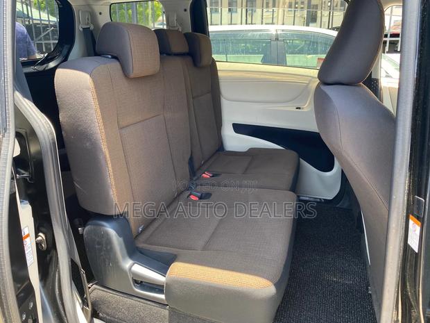 Toyota Sienta 2018 Black