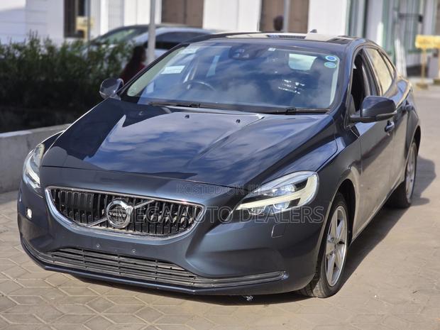 Volvo V40 2018 Blue