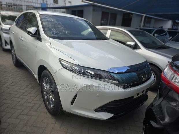 Toyota Harrier 2018 White