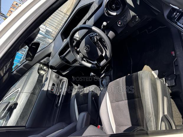 Toyota Aqua 2019 Silver