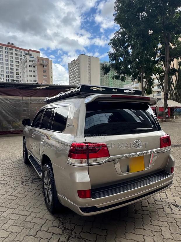 Toyota Land Cruiser 100 4.7 Executive 2008 Gold