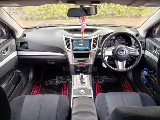 Subaru Outback 2.5i 2011 Black