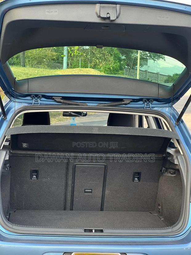 Volkswagen Golf 2017 Blue