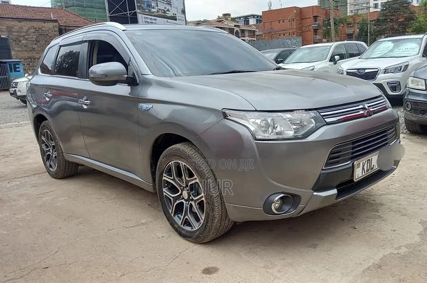 Mitsubishi Outlander 2015 Gray