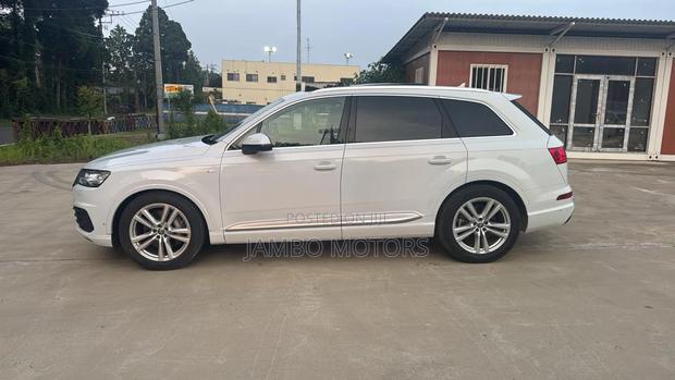 Audi Q7 45 SE Premium AWD quattro 2019 White