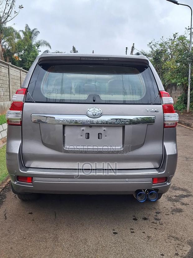Toyota Land Cruiser Prado 2.8 D-4D 2015 Gray