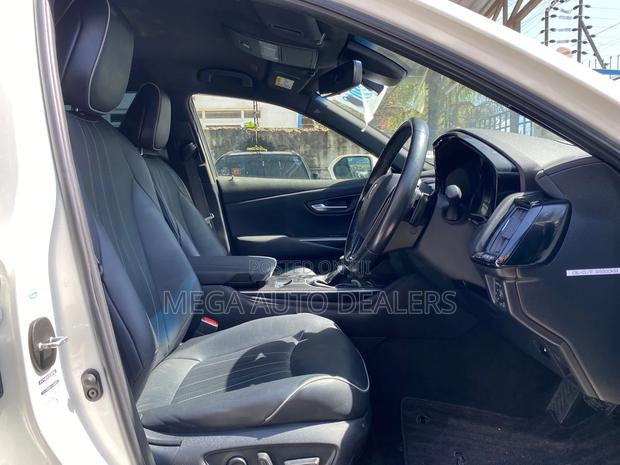 Toyota Crown 2018 White