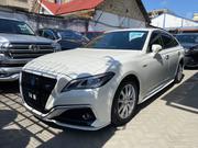 Toyota Crown 2018 White for sale