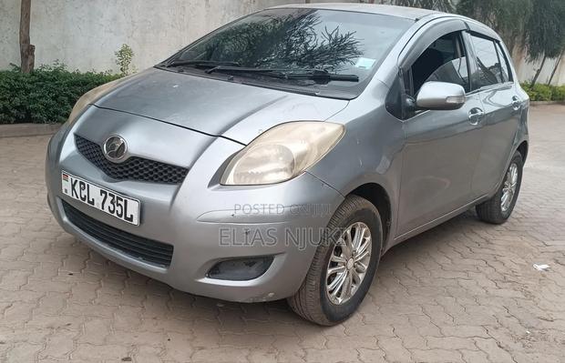 Toyota Vitz 1.3 AWD 5dr 2011 Silver
