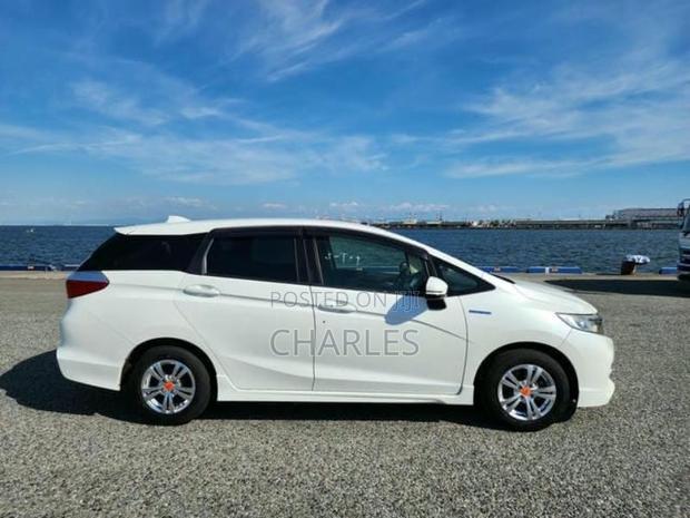 Honda Shuttle 1.5 G 4WD 2018 Pearl