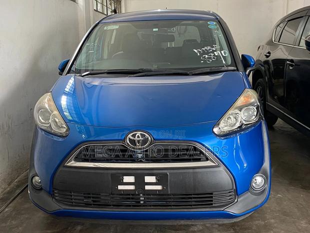 Toyota Sienta 2018 Blue