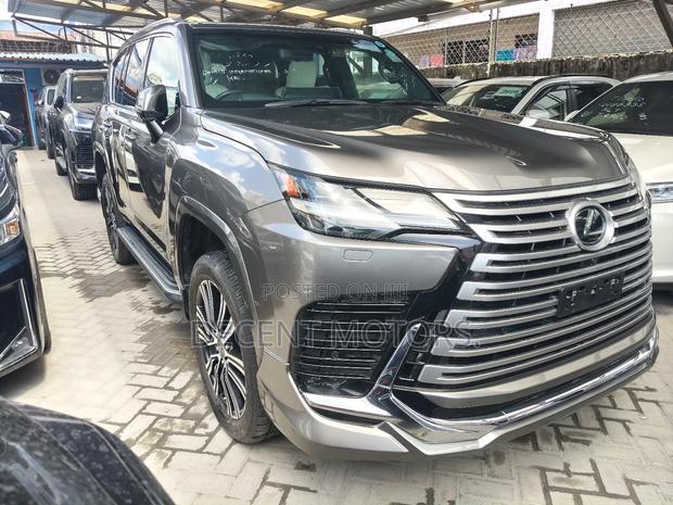 Lexus LX 600 2022 Gray