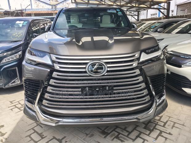 Lexus LX 600 2022 Gray