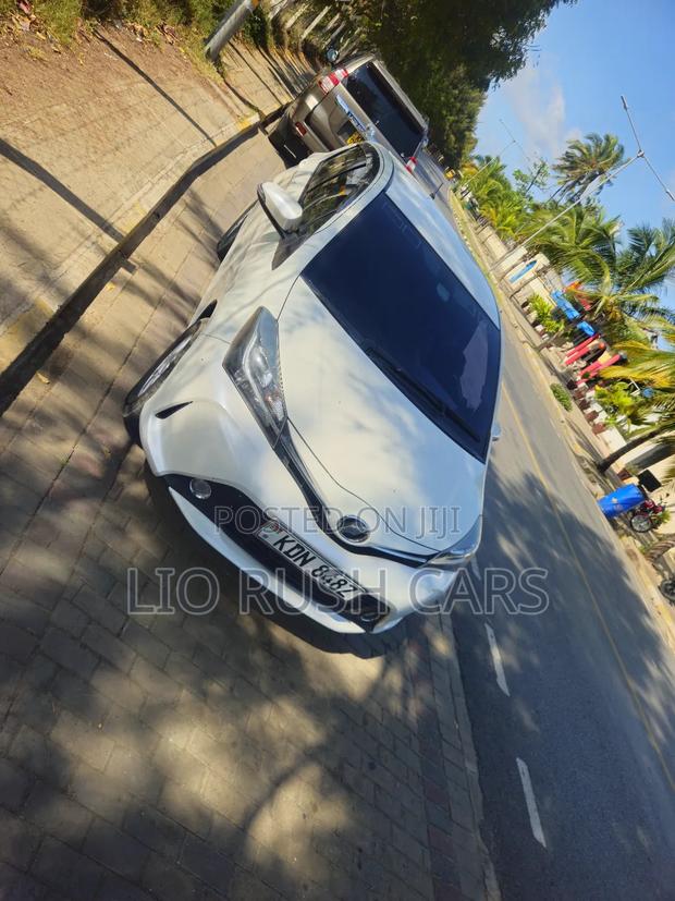 Toyota Vitz 2017 White