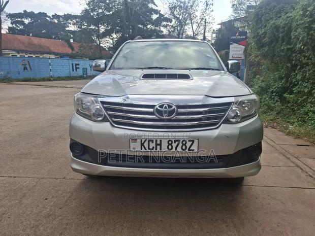 Toyota Fortuner 3.0 D AWD 2010 Silver