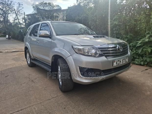 Toyota Fortuner 3.0 D AWD 2010 Silver