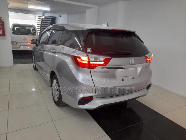 Honda Fit Shuttle 1.5 Hybrid 2WD 2018 Silver
