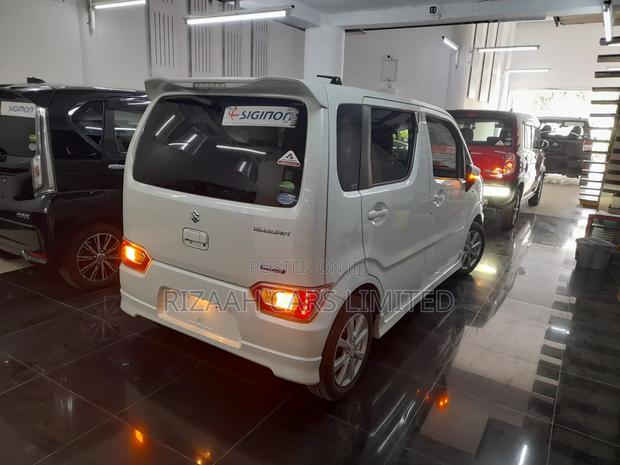 Suzuki Wagon R 660 Hybrid AWD 2019 White