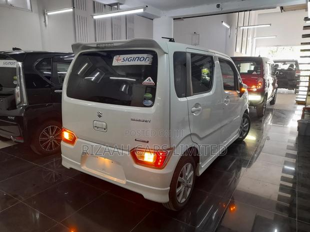 Suzuki Wagon R 660 Hybrid AWD 2019 White