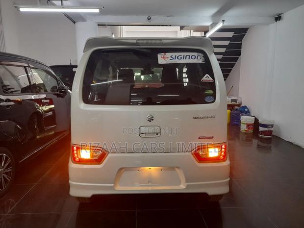 Suzuki Wagon R 660 Hybrid AWD 2019 White