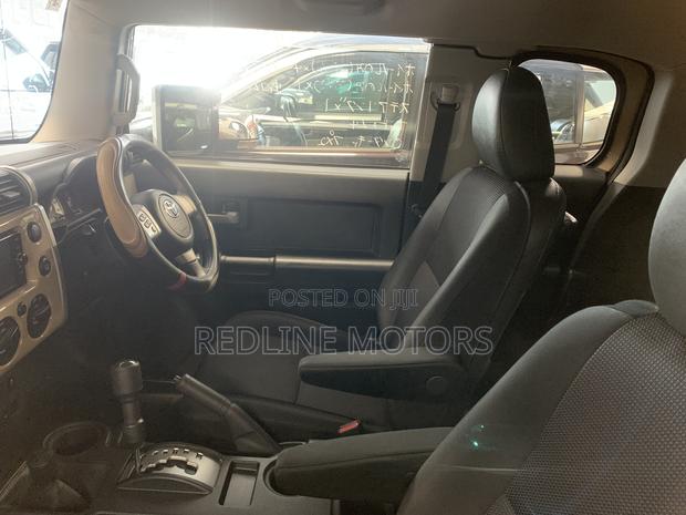 Toyota FJ Cruiser 2018 Brown