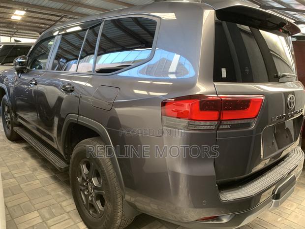 Toyota Land Cruiser LC300 2023 Gray