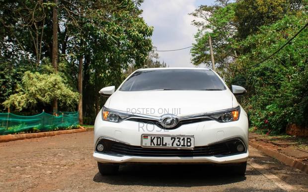 Toyota Auris 2015 Pearl