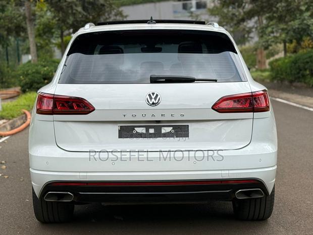 Volkswagen Touareg 2019 White