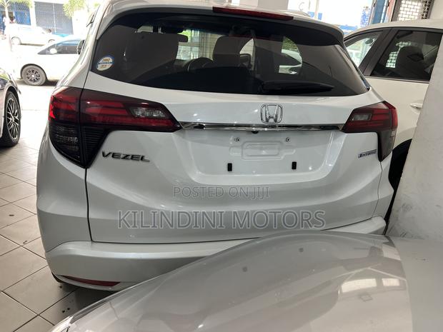 Honda Vezel 2019 White