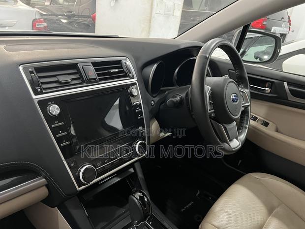 Subaru Outback 2018 White