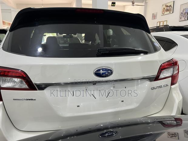 Subaru Outback 2018 White