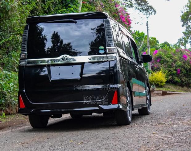 Toyota Voxy 2018 Black