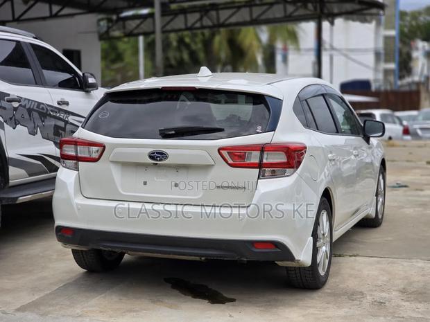 Subaru Impreza 2.0i Premium AWD Hatchback 2019 White