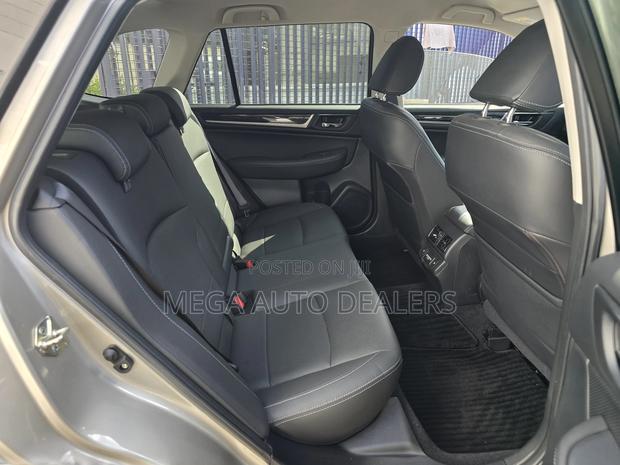 Subaru Outback 2018 Gray
