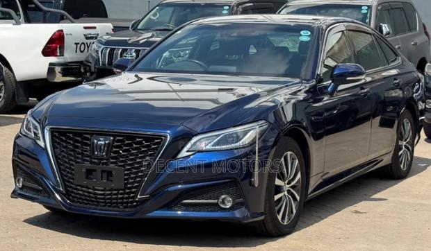 Toyota Crown 2019 Blue