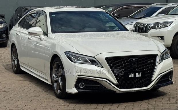 Toyota Crown 2019 White