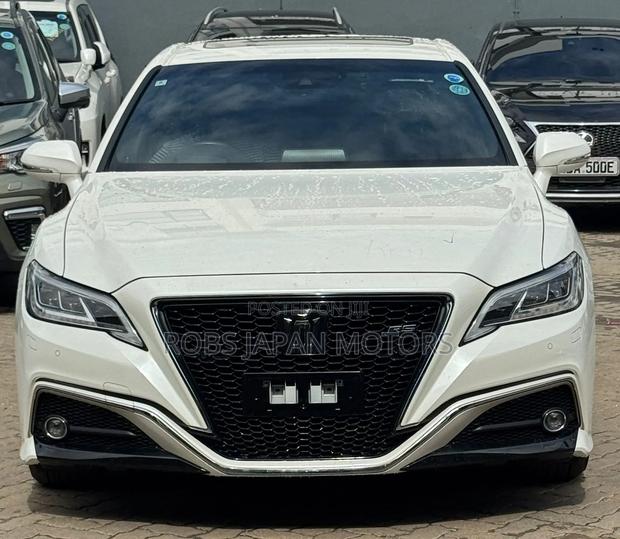 Toyota Crown 2019 White