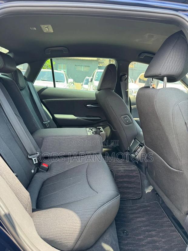 Toyota Crown 2018 Blue