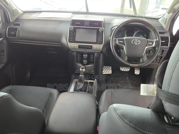 Toyota Land Cruiser Prado 2.8 2019 Gray