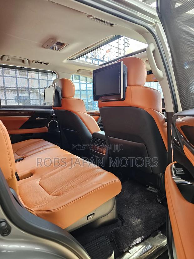 Lexus LX 570 AWD 2018 Gold