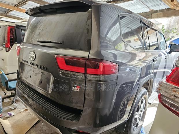 Toyota Land Cruiser 3.3 Diesel 4WD 2022 Silver