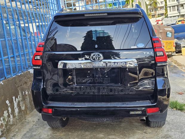 Toyota Land Cruiser Prado 2.8 2020 Black