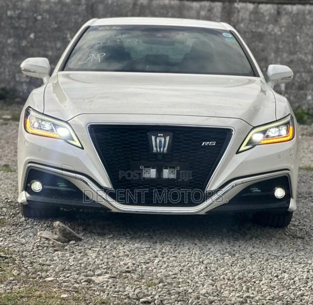 Toyota Crown 2019 White