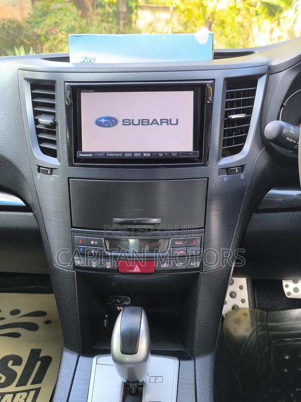 Subaru Legacy 2.5i 4dr Sedan AWD (2.5L 4cyl CVT) 2014 Silver