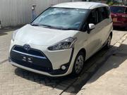Toyota Sienta 2018 White for sale