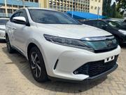 Toyota Harrier 2018 White for sale