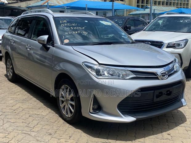 Toyota Corolla Fielder 2018 Silver
