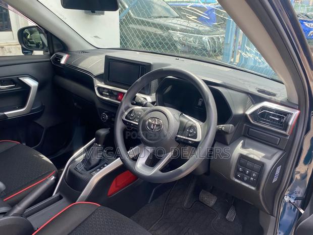 Toyota Raize 2019 Blue