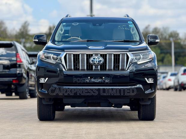 Toyota Land Cruiser Prado 2.8 2023 Black