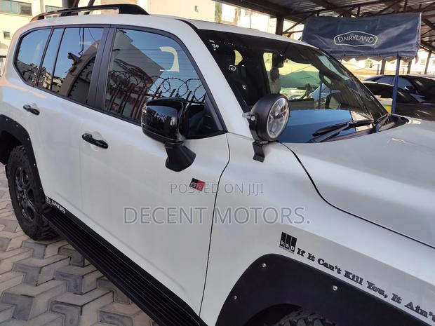 Toyota Land Cruiser Prado 2.8 2024 White